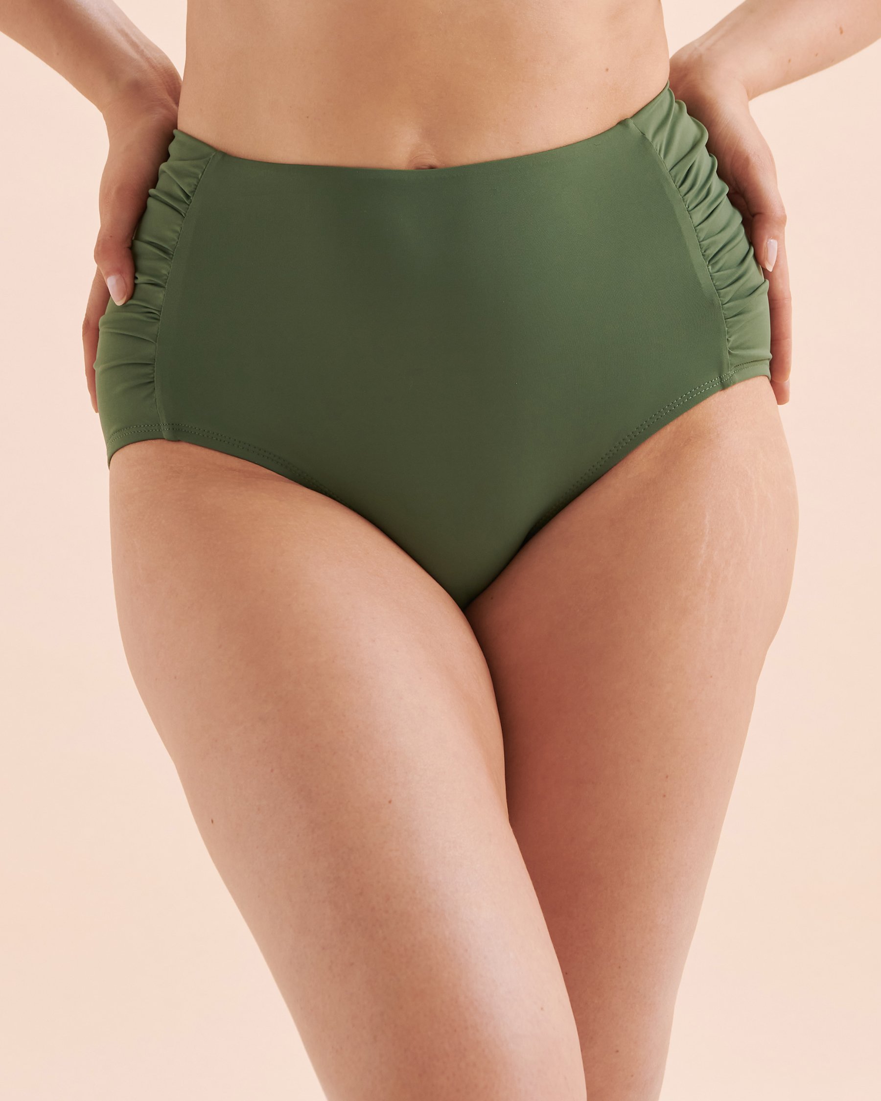 JANTZEN Bas de bikini taille haute côtés plissés Solid Vert JZ23170H - Voir1