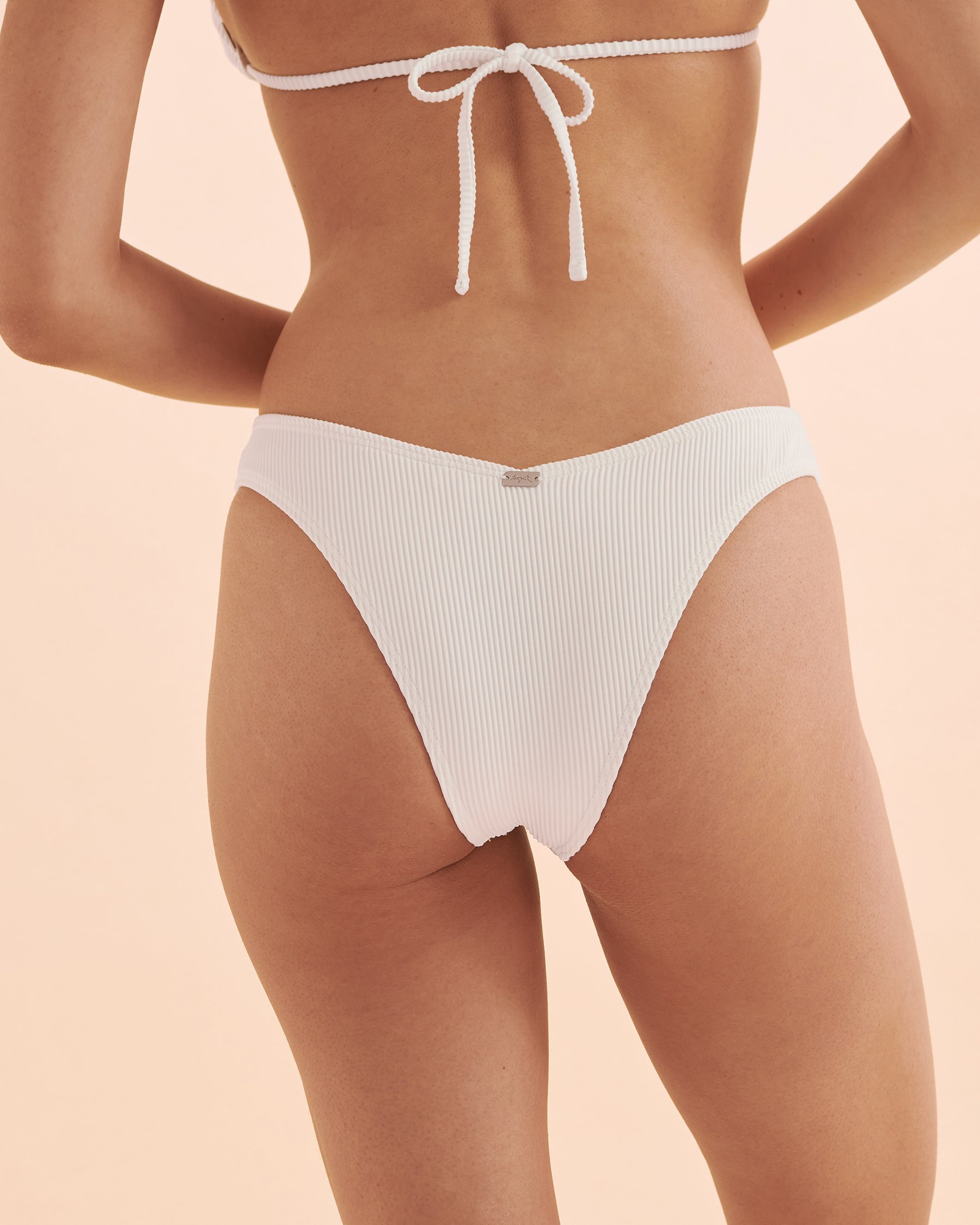 TROPIK Bas de bikini tanga coupe en V côtelé Blanc 01300302 - Voir6