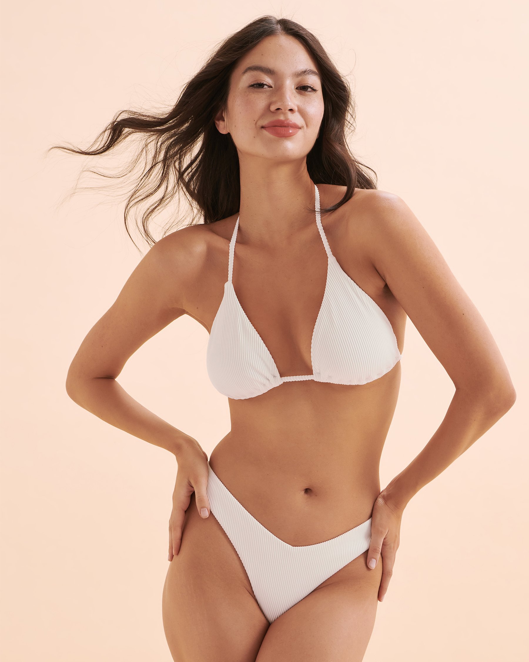 TROPIK Bas de bikini tanga coupe en V côtelé Blanc 01300302 - Voir8