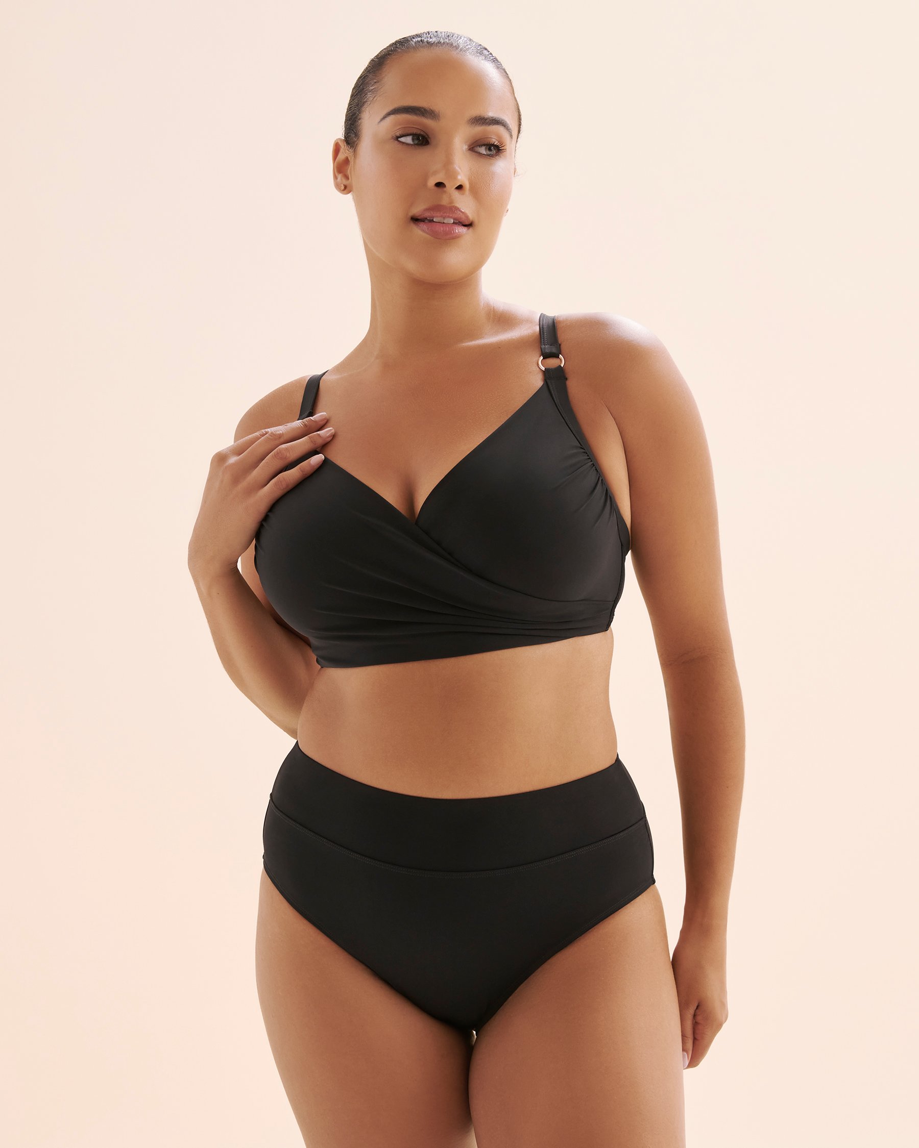 TURQUOISE COUTURE Crosssover D Cup Plunge Bikini Top Black 01200113 - View1