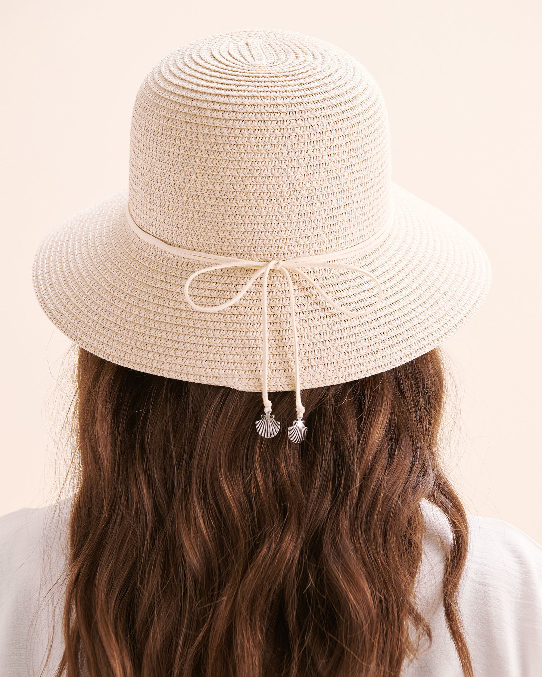 SARAJANE Bucket Hat with Seashell Charm Beige 25SJ3637 - View2