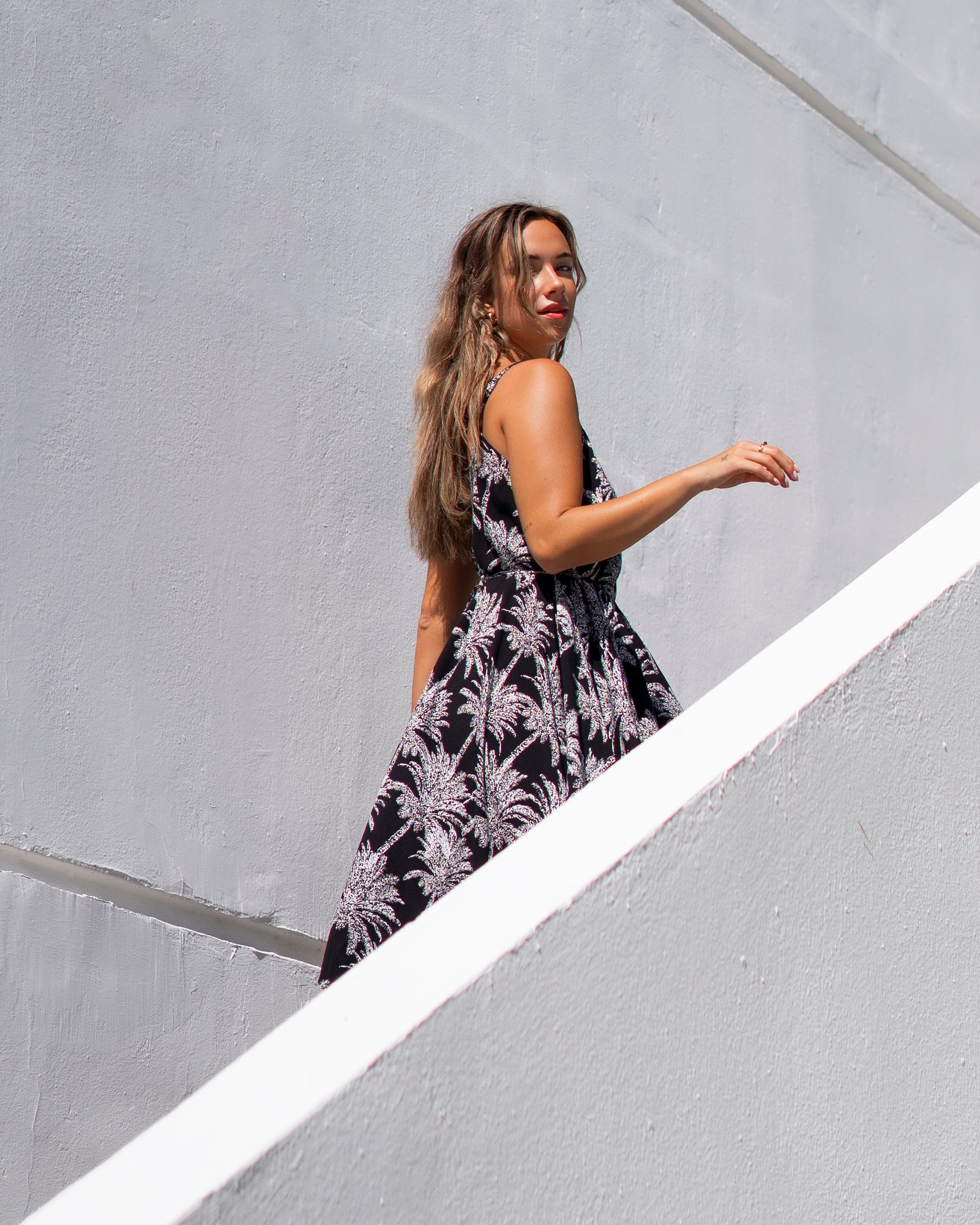 OFF THE BEACH Robe longue sans manches palmiers Imprimé palmiers noirs 02300148 - View3